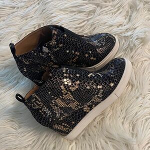 Paolo Black and Gold Snakeskin Sneakers size 4.5 brand new see all photos